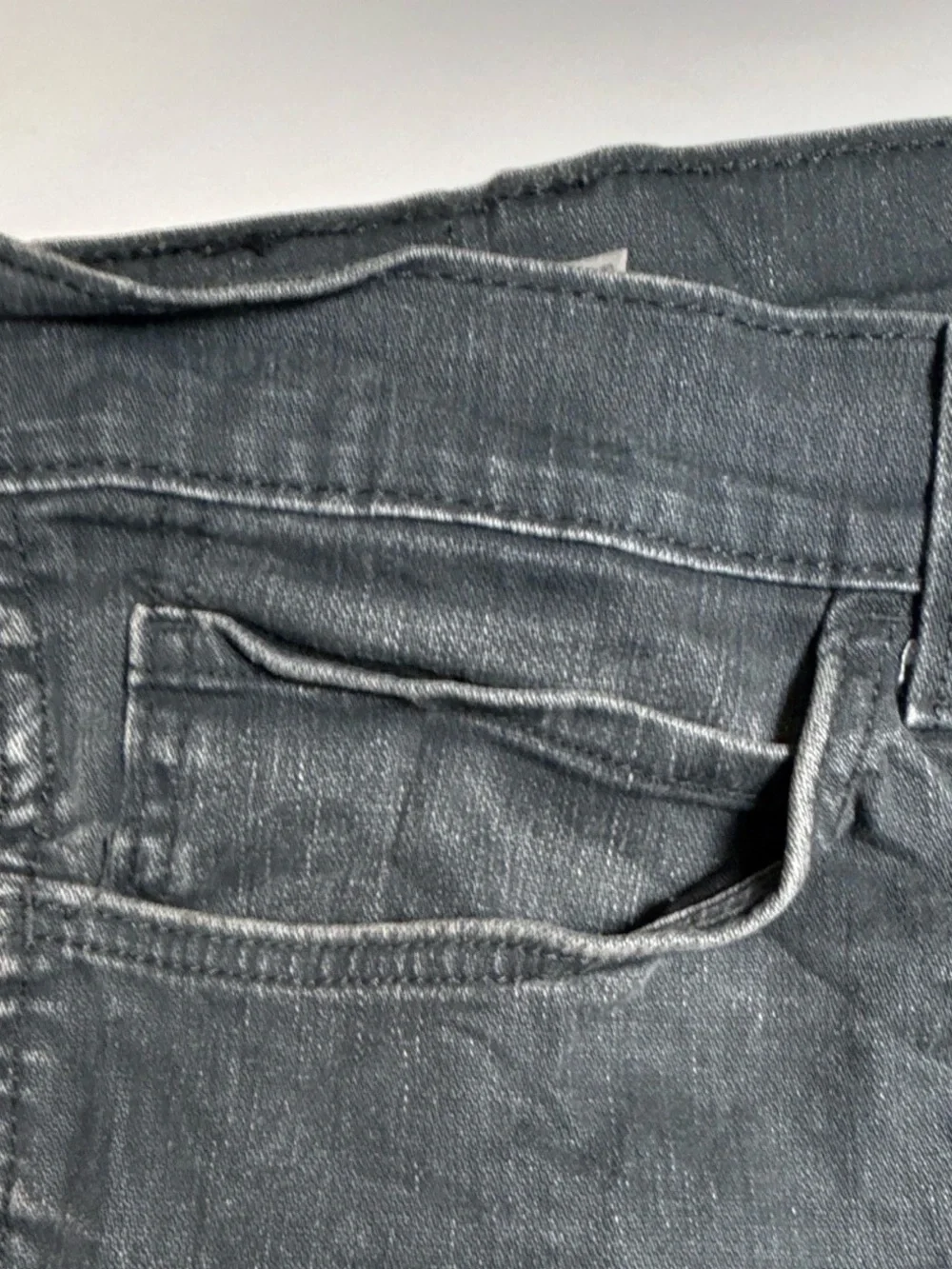 Levi's 511 Slim Fit Men's Denim Jeans in Dark Gray 38x34